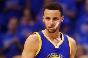 爱游戏 -包含库里迎来十赛季高光表现，西班牙队球迷沸腾！的词条